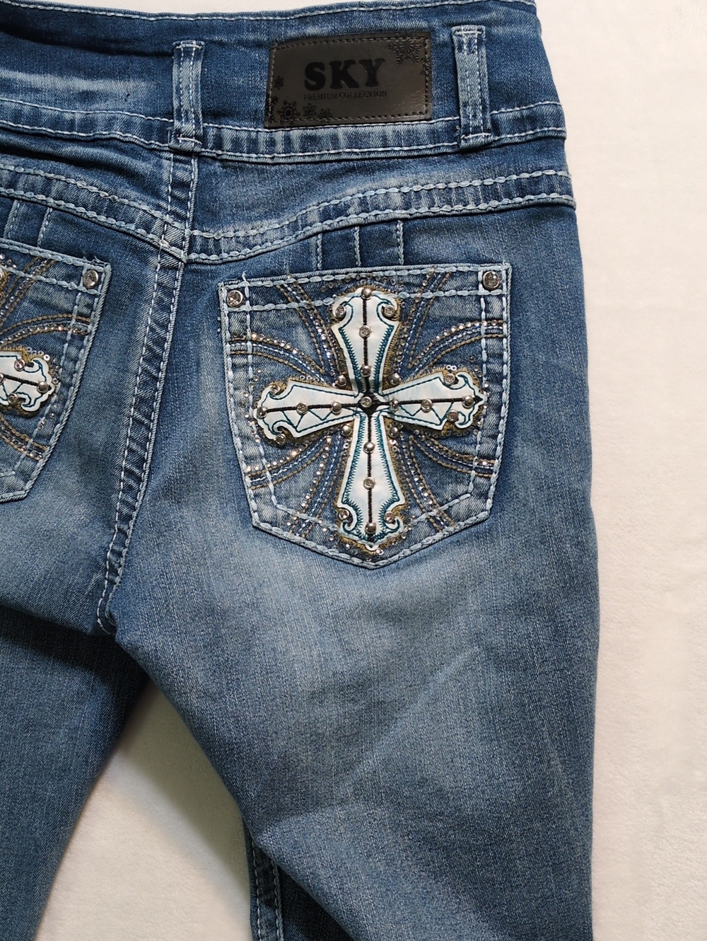 Sky Premium Collection Cross Pocket Rhinestone Bootcut Jeans Size 7/8 - Picture 8 of 16